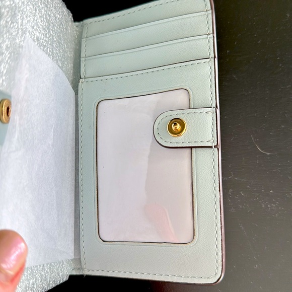 ♠️Kate Spade ♠️ Julia Small Slim Bifold Wallet♠️ Powder Blue Pebbled Leather - Picture 6 of 8